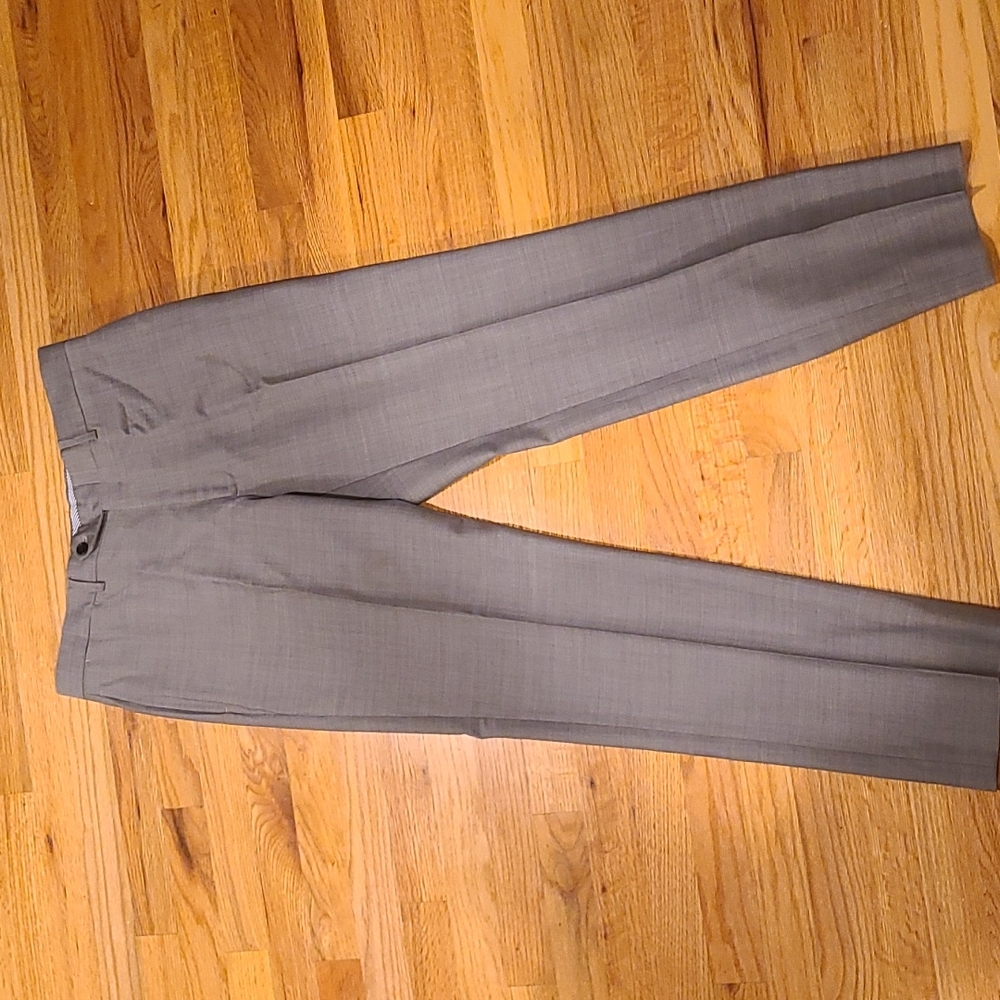 Men's,  33x32 Tommy Hilfiger, gray, dress pants, in perfect condition